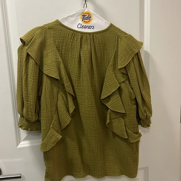 Saylor Alisha Blouse - Olive Size S NWT - Picture 2 of 4